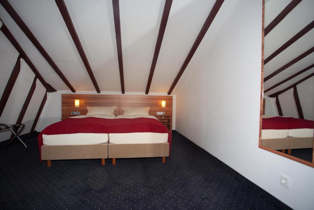 Hotel Knaus Am Hafen Uhldingen-Muehlhofen Room photo