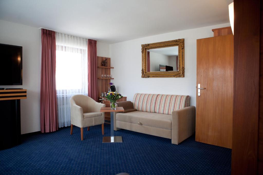 Hotel Knaus Am Hafen Uhldingen-Muehlhofen Room photo